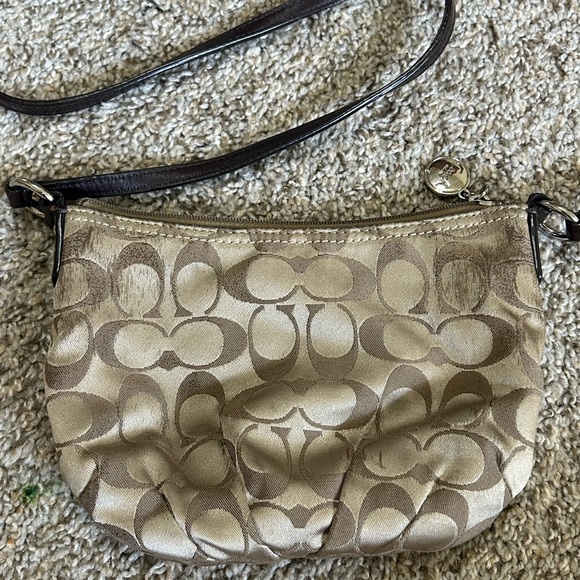 Coach Canvas Monogram Travel Preppy Tan Brown Zip Up Minimalist Y2K Baguette - Picture 3 of 12